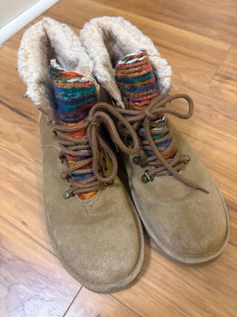 Bearpaw Suede Boots Women’s 10 Brown Sherpa Lined Lace Up Cozy Winter Boots